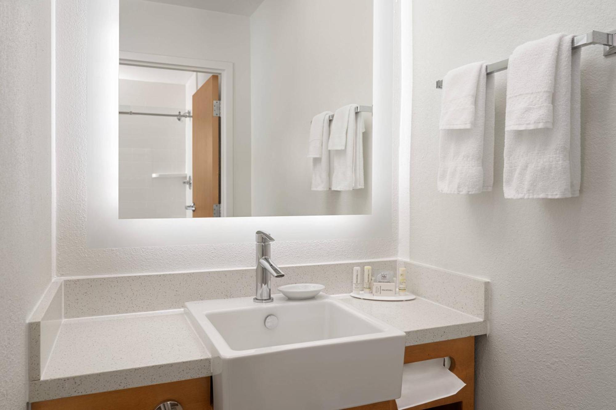 Springhill Suites Dallas Arlington North Exterior foto